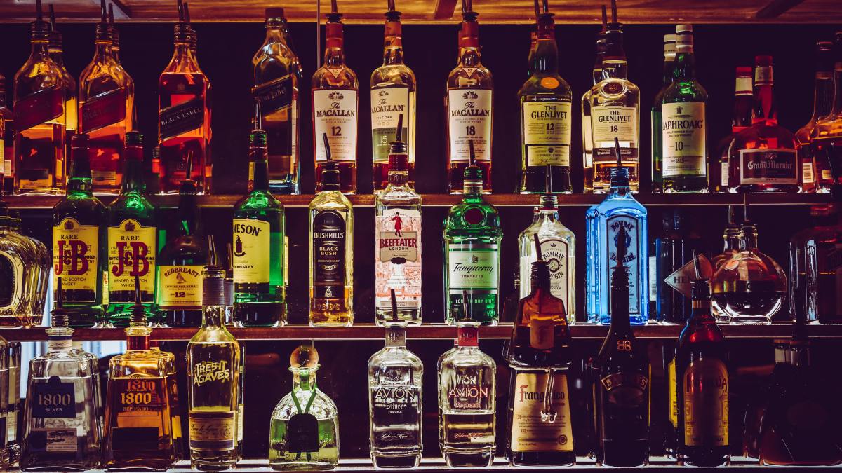 Imported Premium Drinks+Food