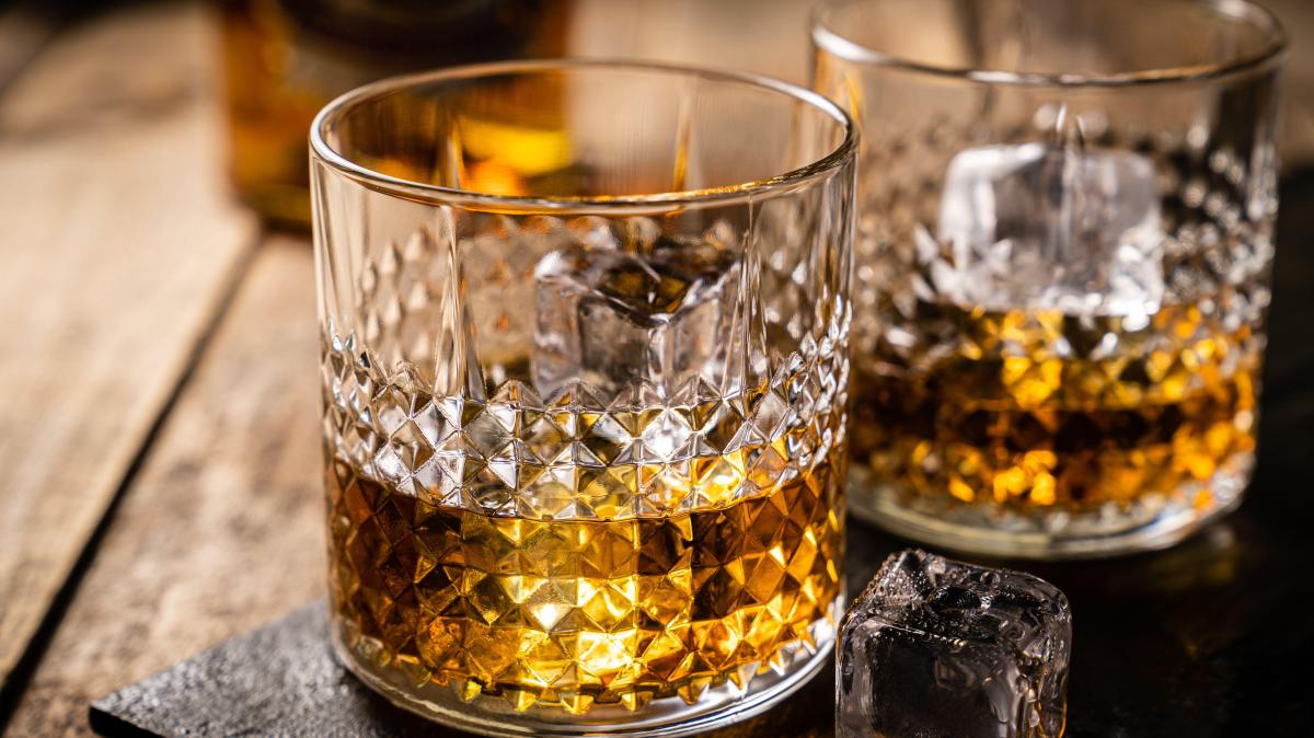 Imported Premium Drinks+Food
